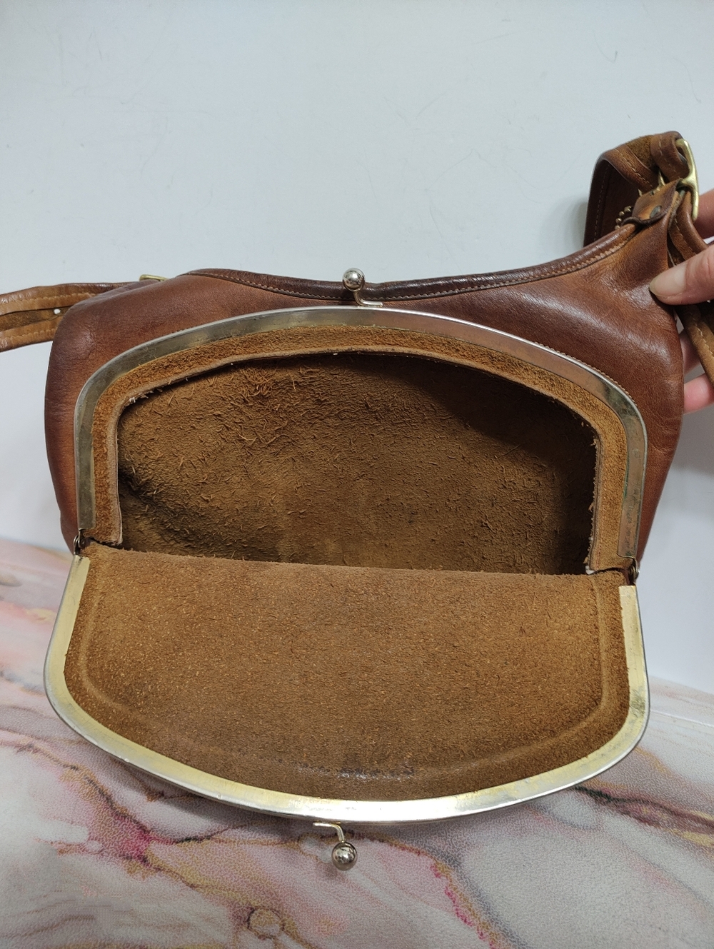 Vintage Coach 9475 Frame Big Mouth Kisslock Pouch Circa 1973 Cartouche - Picture 11 of 16